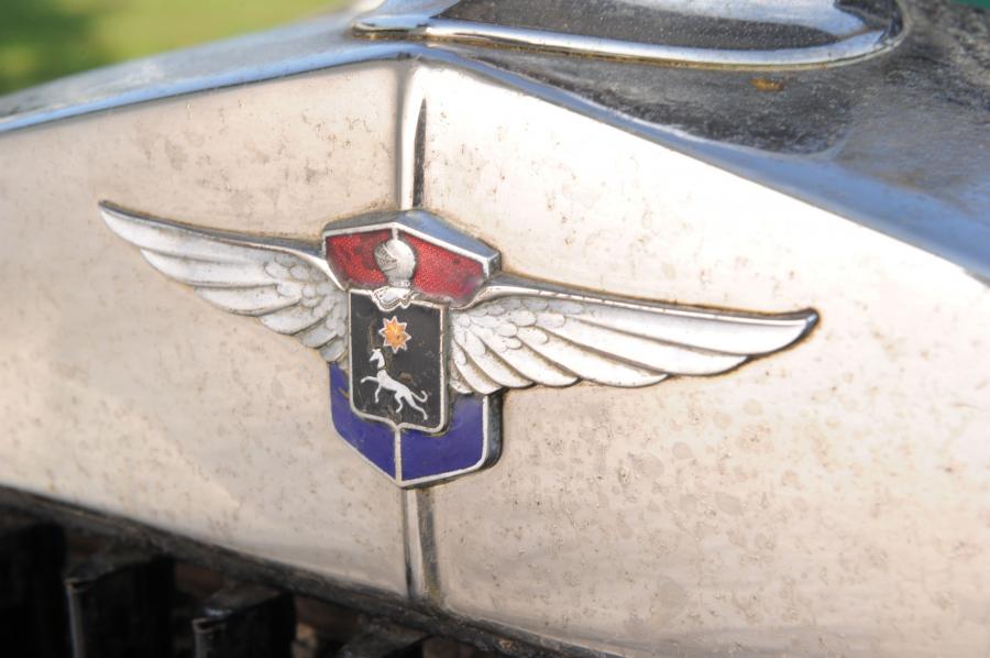 Логотип LaSalle Series 303 Town Sedan 1928 года  (фото 6 из 10)